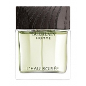 Homme L`eau Boisee